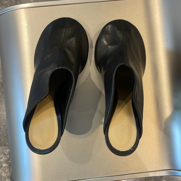 NIB BOTTEGA VENETA DOT SOCK COCKTAIL STRETCH LEATHER 3.5” HEEL MULES. 39/8.5 - Picture 6 of 8